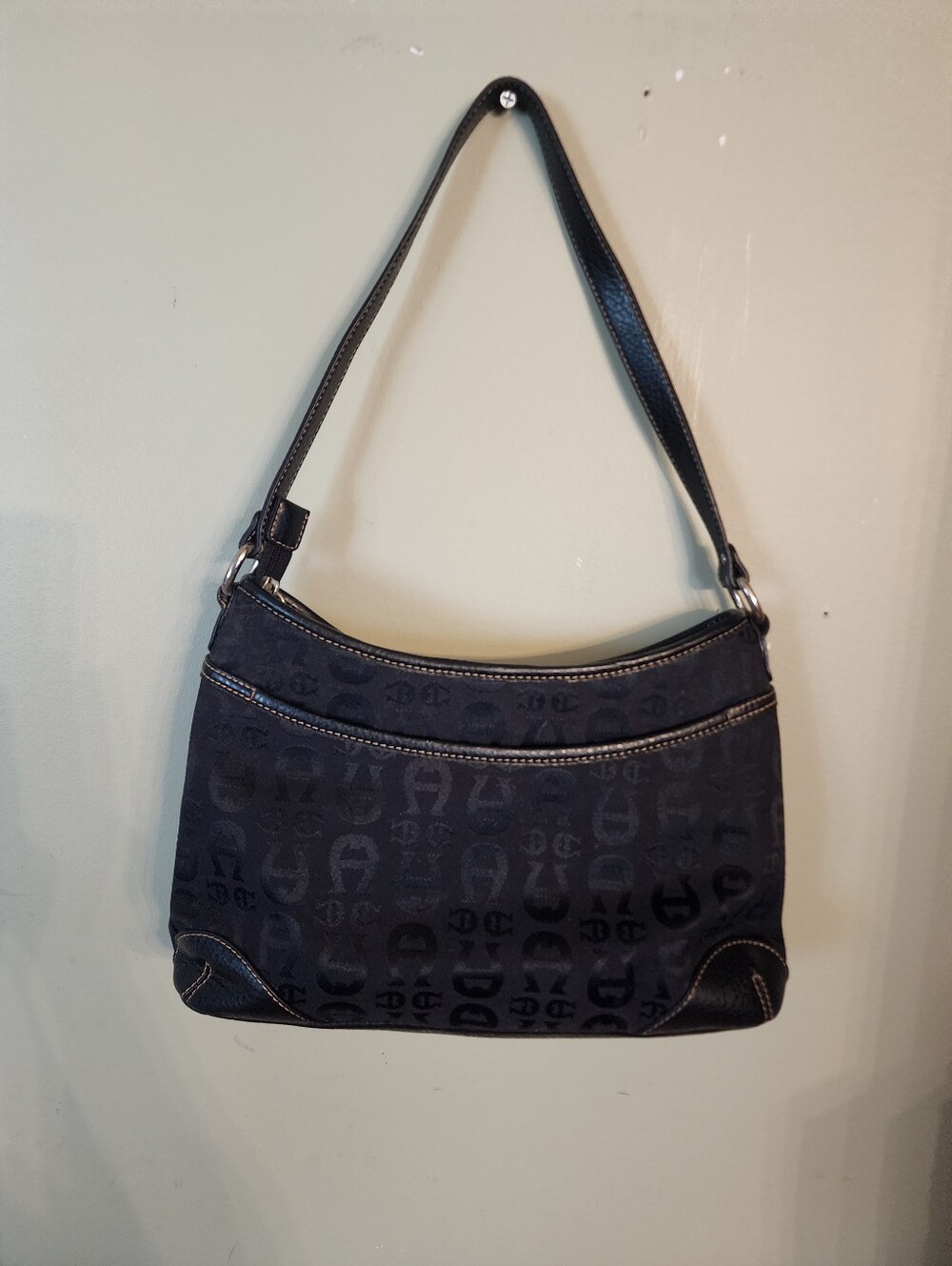 Etienne Aigner Shoulder Bag - Picture 2 of 11